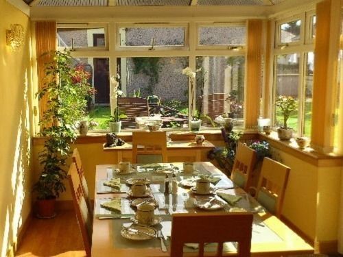 אינברנס Christines Guest House מראה חיצוני תמונה